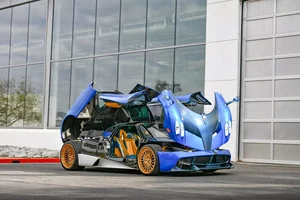 The One-of-a-Kind Pagani Huayra in Breathtaking Pacific Blue: A Masterpiece of Automotive Engineering - image 6