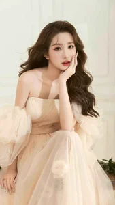 Le Thi Khanh Huyen: The Most Beautiful Photos of the Rising Star - image 9
