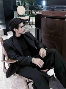 88+ Ultimate Charismatic and Cold CEO Wallpapers: Aesthetic Inspiration - image 8