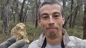 Life-Changing Discovery: Man Finds Buried Treasure Under Decayed Tree Root - image 1