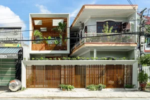 Innovative Tube House Design Frames the Sky with Stunning Courtyard - image 4
