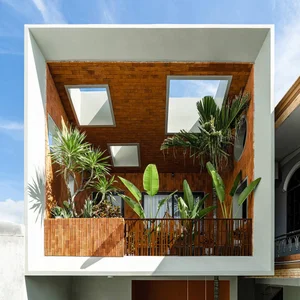 Innovative Tube House Design Frames the Sky with Stunning Courtyard - image 7