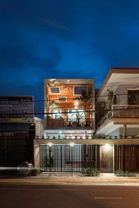 Innovative Tube House Design Frames the Sky with Stunning Courtyard - image 0