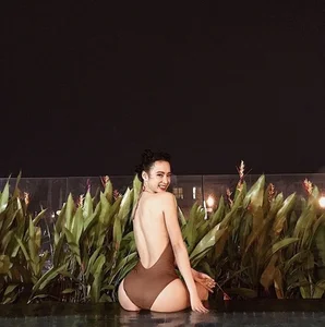 Angela Phuong Trinh Shows Off Her Impressive and Muscular Physique - image 1
