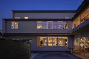 Modern 103m2 L-Shaped Japanese Home: Innovative Architecture for a Large Family - image 3