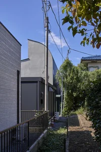 Modern 103m2 L-Shaped Japanese Home: Innovative Architecture for a Large Family - image 14