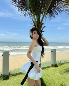 TikToker Quynh Nhu Goes Viral with Charismatic Selfie Series - image 6