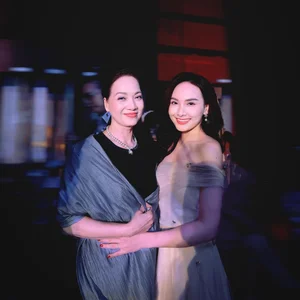 Vietnamese Celebrity Fashion: Huyen Lizzie and Minh Hang Showcase Stunning Styles - image 1