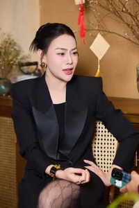 Phuong Oanh Opens Up: Life, Career, and Happiness with Shark Binh - image 8