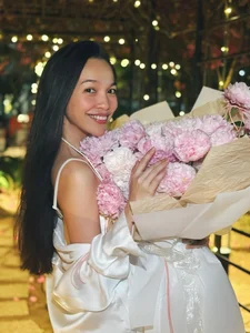 Vietnamese Singer Hien Thuc Amazes Fans with Ageless Beauty - image 3