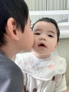 Hang Du Muc Shares Photo of Youngest Son, Sparkling Netizen Reactions - image 0