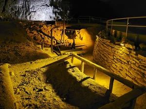 Exploring Mammoth Cave: A Deep Dive into the World's Longest Cave System - image 0