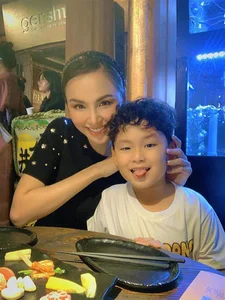 Diem Huong Clarifies Her Career in Cosmetic Tattooing and Family Life Status - image 12