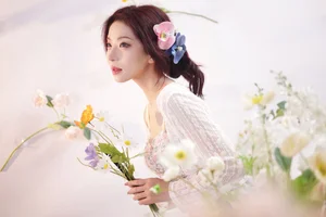 YiTuYu Art Language Vol.7324 Featuring the Elegant Rong Rong Photography Collection - image 4