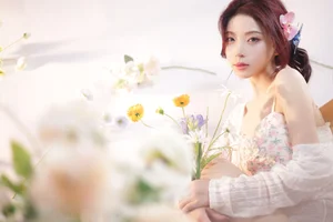 YiTuYu Art Language Vol.7324 Featuring the Elegant Rong Rong Photography Collection - image 21