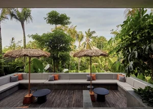 Exploring the Viral Architectural Marvel: The Vortex Skylight Villa - image 3