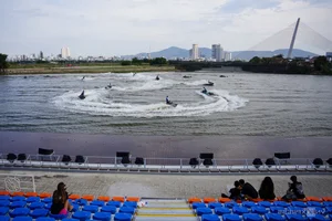 Thrilling Flyboard Training Sessions for the International Fireworks Festival Spectacle - image 3