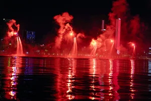 Thrilling Flyboard Training Sessions for the International Fireworks Festival Spectacle - image 0