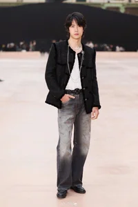 Jennie Absent, Wang Yibo Stuns as 'Male God' at Chanel Fashion Show - image 26