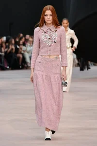 Jennie Absent, Wang Yibo Stuns as 'Male God' at Chanel Fashion Show - image 3