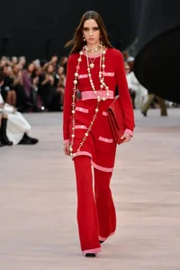 Jennie Absent, Wang Yibo Stuns as 'Male God' at Chanel Fashion Show - image 11