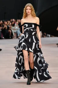 Jennie Absent, Wang Yibo Stuns as 'Male God' at Chanel Fashion Show - image 19