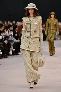 Jennie Absent, Wang Yibo Stuns as 'Male God' at Chanel Fashion Show - image 17