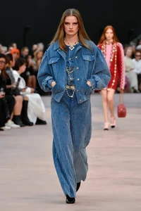Jennie Absent, Wang Yibo Stuns as 'Male God' at Chanel Fashion Show - image 14