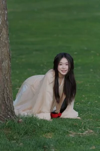 YiTuYu Art Language Vol.4979 Anya_z: A Contemporary Exploration of Style and Grace - image 0
