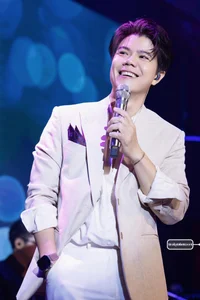 Famous 37-Year-Old Singer Takes Semester Exams, Proving Talent is Timeless - image 2