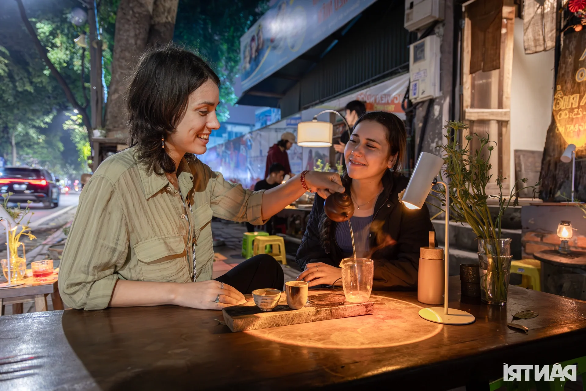 Discover a Unique Vegetarian Restaurant Blending Artistic Exhibition Spaces with a Modern Self-Service Dining Experience