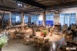 Discover a Unique Vegetarian Restaurant Blending Artistic Exhibition Spaces with a Modern Self-Service Dining Experience - image 4