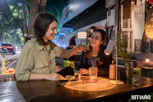 Discover a Unique Vegetarian Restaurant Blending Artistic Exhibition Spaces with a Modern Self-Service Dining Experience - image 0