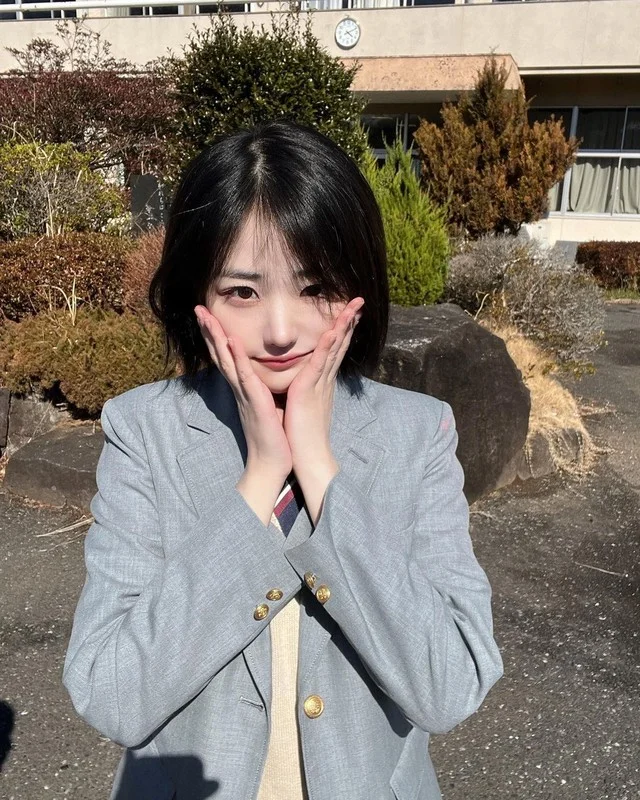 Famous Cosplayer with 1.4 Million Fans Reveals Surprising Bare Face