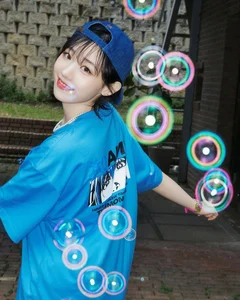 Famous Cosplayer with 1.4 Million Fans Reveals Surprising Bare Face - image 9