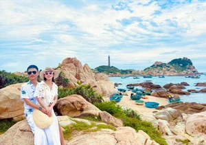 Singer Thu Thuy and Husband Kin Nguyen Celebrate 7 Years of Love - image 5