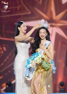 Bui Quynh Hoa Addresses Crown Buying Rumors and Reveals Prestigious Family Background - image 5