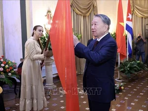 Vietnam President To Lam Meets with Cuban Friendship Delegation - image 2