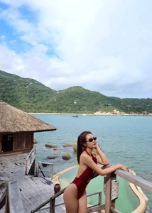 Huyen Lizzie Showcases Bold Style and Fitness at Age 35 - image 11