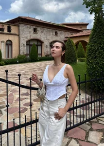 Huyen Lizzie Showcases Bold Style and Fitness at Age 35 - image 6