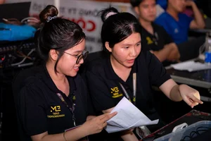 HUTECH Students Impress with Debut Fashion Show Honoring Vietnamese Costumes - image 11