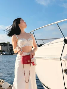 Singer Le Quyen’s Son Captivates Fans with Impressive Height and Looks - image 8