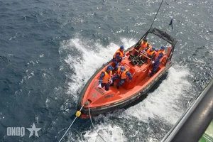 Vietnam and China Coast Guards Conduct Joint Maritime Training Exercises - image 5