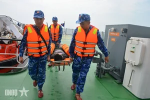Vietnam and China Coast Guards Conduct Joint Maritime Training Exercises - image 8