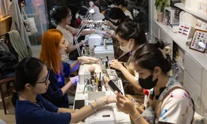 Busy Nail Salons Work Overtime to Meet High Holiday Beauty Demand - image 2