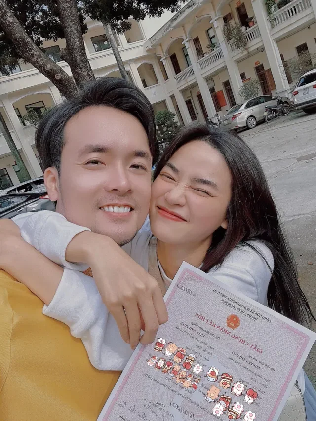 Actress Anh Dao Marries While Ho Ngoc Ha Celebrates Twins’ Birthday