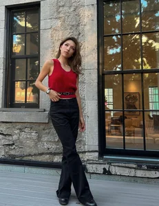 Meet the Stunning Chinese Female Golfer Redefining Sports and Style - image 1
