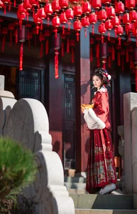 Shi Xi in YiTuYu Art Language Vol.6378: Elegant Portrait Photography Collection - image 18