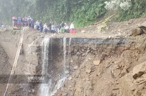 Lao Cai Traffic Critical Amidst 5,000 Landslide Points This Flood Season - image 3