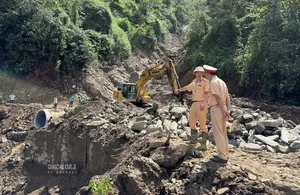 Lao Cai Traffic Critical Amidst 5,000 Landslide Points This Flood Season - image 7